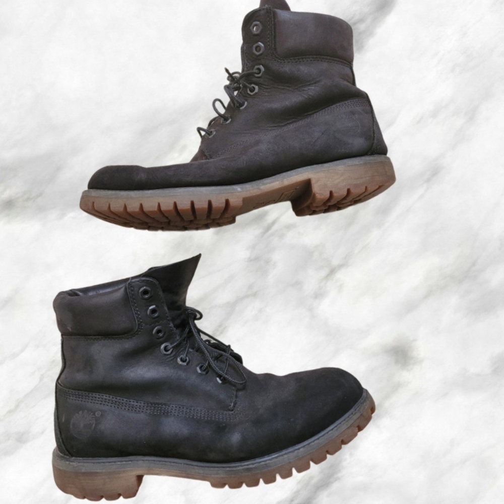 Timberlands size 9.5 Wide black suede